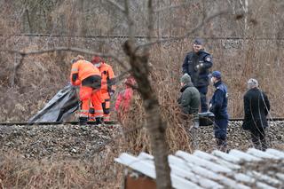 Makabryczne odkrycie w Tarnowskich Górach. Ciało 40-letniego mężczyzny leżało w pobliżu torów