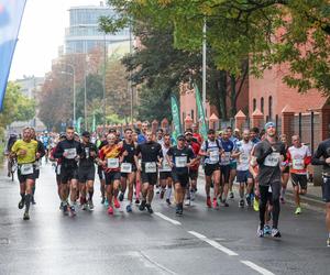 22. Poznań Maraton za nami. Tysiące biegaczy na ulicach Poznania 