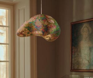 Rzeźbiarskie lampy znanych polskich artystów na jubileuszowej aukcji Przyjaciół Muzeum Narodowego w Warszawie
