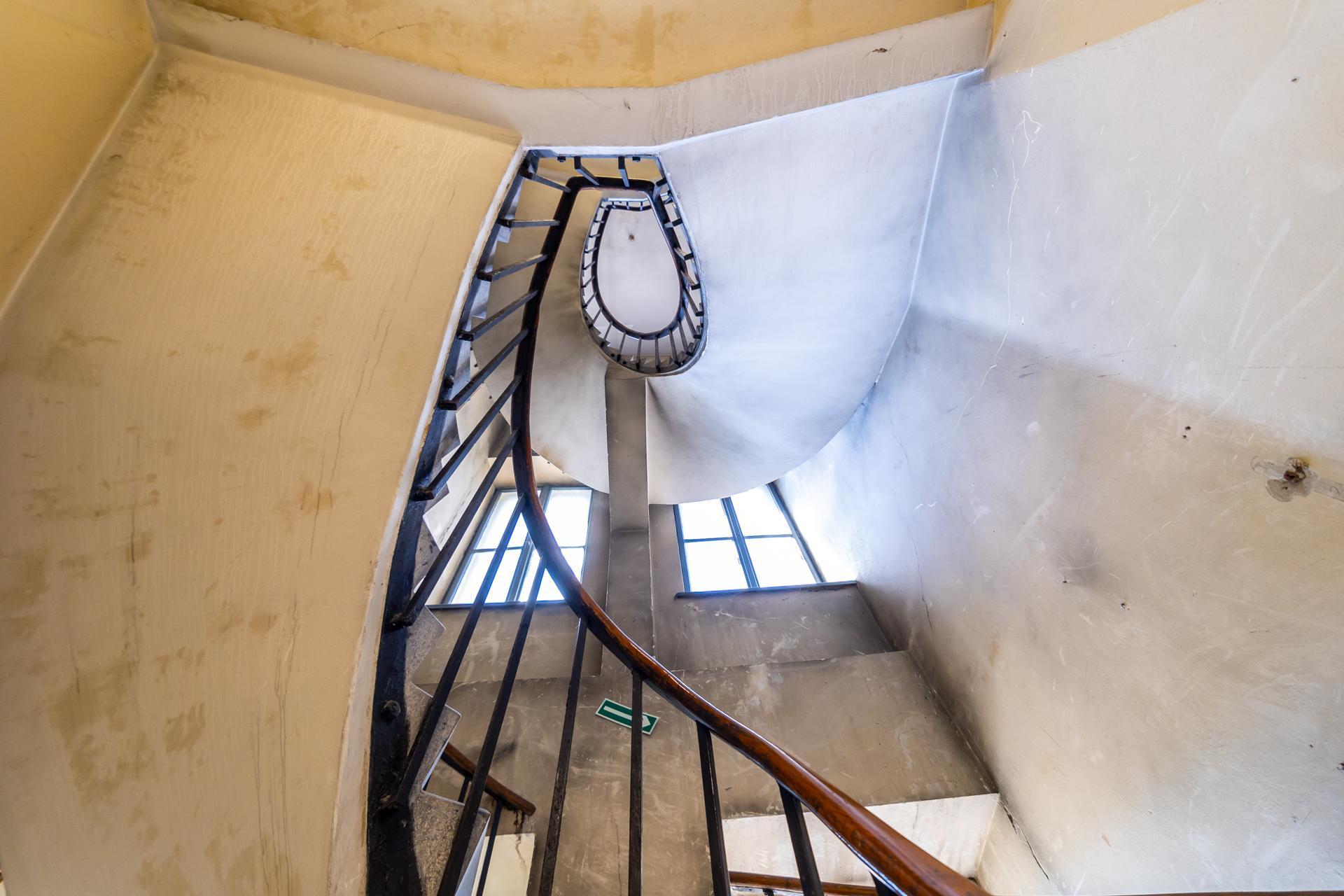 NADA Villa czyli Willa Gawrońskich w Warszawie - zdjęcia wnętrz zabytkowego pałacu i byłej ambasady