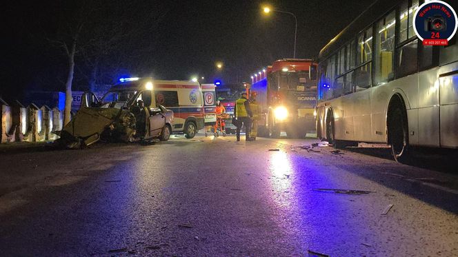 Śmiertelny wypadek z udziałem autobusu i samochodu osobowego przy ulicy Płochocińskiej