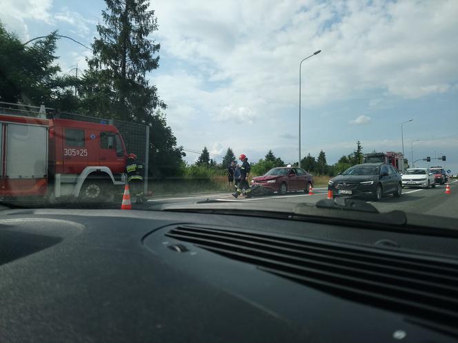Zderzenie osobówki z motocyklem w Małopolsce [ZDJĘCIA]