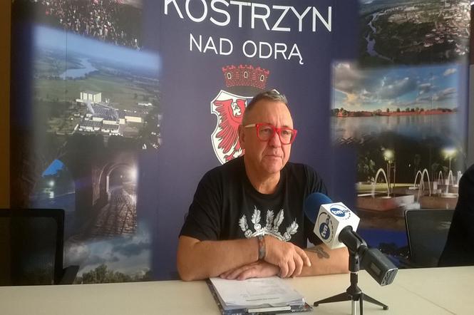 Jurek Owsiak podczas konferencji w Kostrzynie.