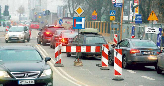 WARSZAWA: Wielki chaos na Emilii Plater. ZŁE OZNAKOWANIE sparaliżowało CENTRUM WARSZAWY