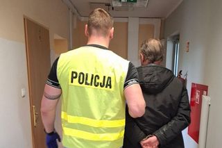 Policjant dosłownie złapał go za rękę. Oszust miał w niej to, co chwilę wcześniej wyłudził od seniora