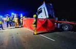 Śmiertelny wypadek na S8 pod Wieruszowem. Mężczyzna zginął w zderzeniu dwóch tirów [ZDJĘCIA].