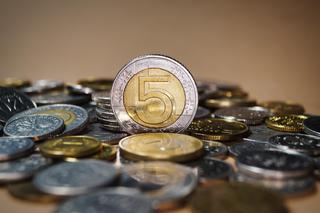 Polacy zarabiają najwięcej w historii! Pękła kolejna bariera, w tych miastach płacą najlepiej! 