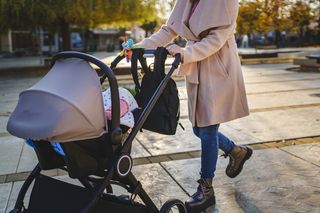 Mamy zwracają uwagę na duży problem. Obcy ludzie dotykają ich dzieci i zaglądają do wózków