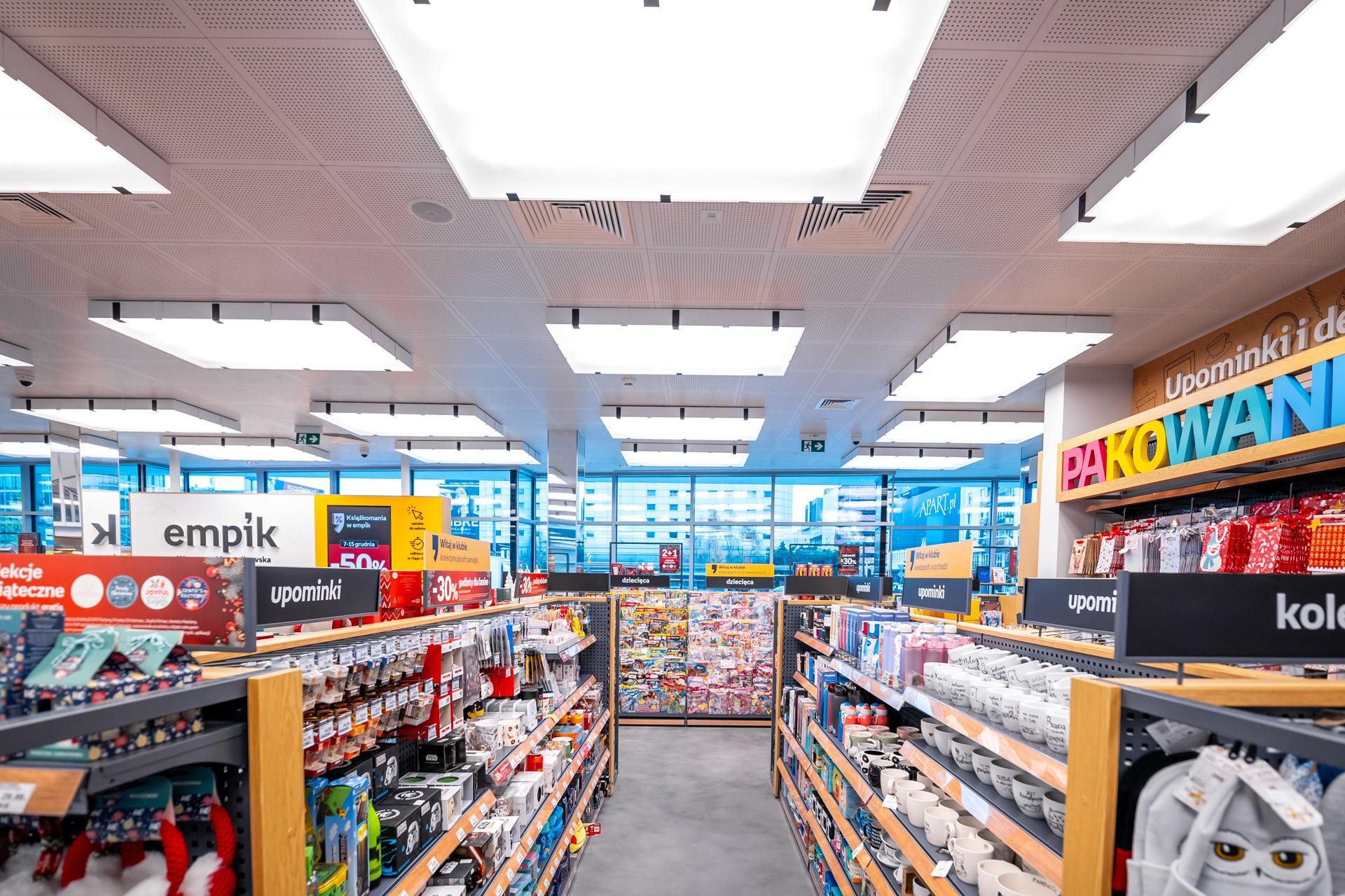 Wnętrza odnowionej "Cepelii" w Warszawie