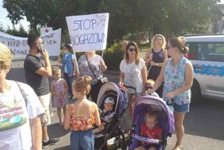 Zobaczcie jak przebiegał protest w Wawrowie. 