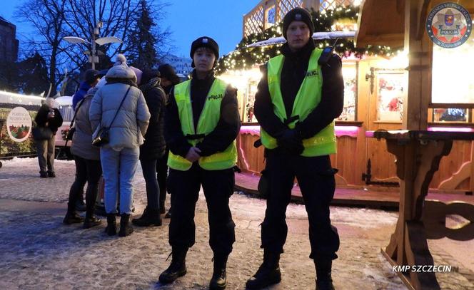 Policja na Jarmarku Bożonarodzeniowym w Szczecinie