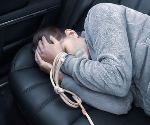 Wciągał kobiety do samochodu. Jedną najpierw zrzucił z roweru, a potem probówał porwać