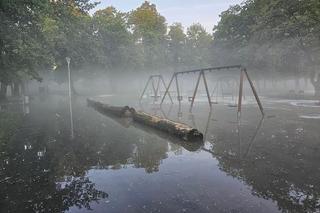 Kilkaset interwencji strażaków po nawałnicach. IMGW ostrzega przed kolejnymi burzami