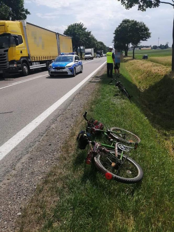 Potrącony rowerzysta na krajowej 61! Chwilowe utrudnienia w ruchu