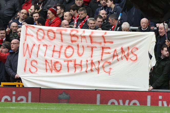 Protestujący kibice Liverpoolu