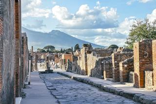 Odkrycie w Pompejach! Znaleziono szczątki trzech osób i starożytne freski