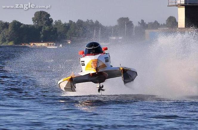 Формула 1 на воде. F 1 на воде. F 1 на воде. Водная f1. Водные гонки на катерах.