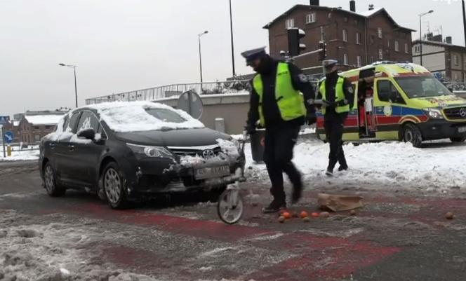 Fala hejtu pod policyjnym nagraniem. "Lepsze od Hanki w kartonach". Cel słuszny, a realizacja... zobaczcie sami