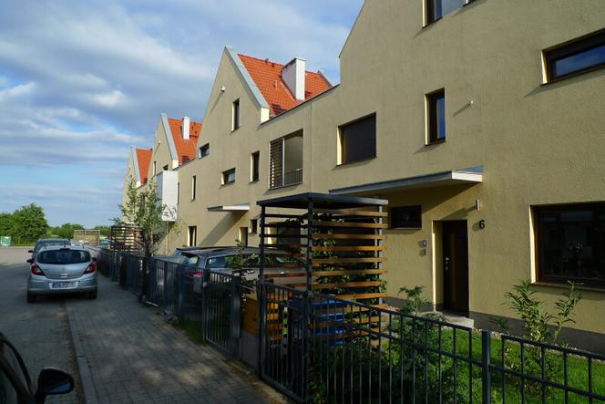 Wyróżnienie - zespół budynków jednorodzinnych w zabudowie szeregowej, ul. Marmurowa