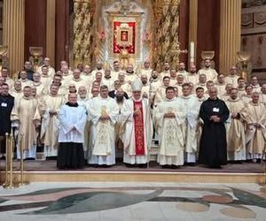 Abp Filipazzi do przełożonych zgromadzeń męskich: powołani aby służyć i kochać