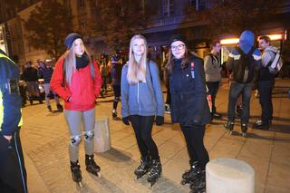 Nightskating. Warszawiacy przejechali stolicę na rolkach [Zdjęcia]