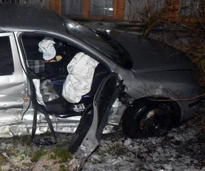 Mława. Pijany roztrzaskał skodę i uciekł z miejsca wypadku zostawiając rannych. Schował się na balkonie