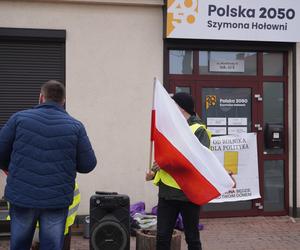 Protest rolników w Białymstoku. Siano i obornik przed biurem marszałka Hołowni