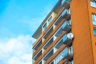 Blok na Madalińskiego 57 w Warszawie