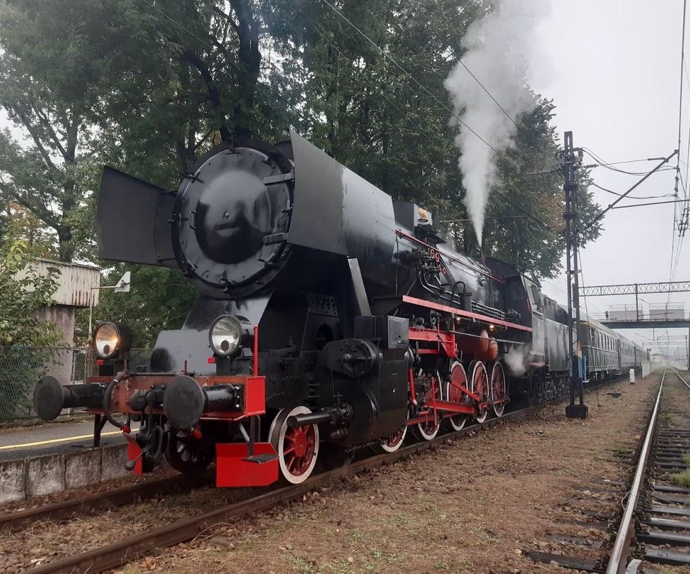 Lubimy pociągi retro.  Za nami kolejny udany sezon na torach!