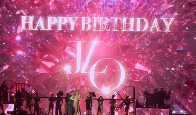 Jennifer Lopez nie nosi bielizny?! Tym razem na szczęście miała…