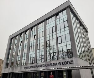 Pupilek prokuratury musiał ją opuścić! Pogryzł jednego z pracowników