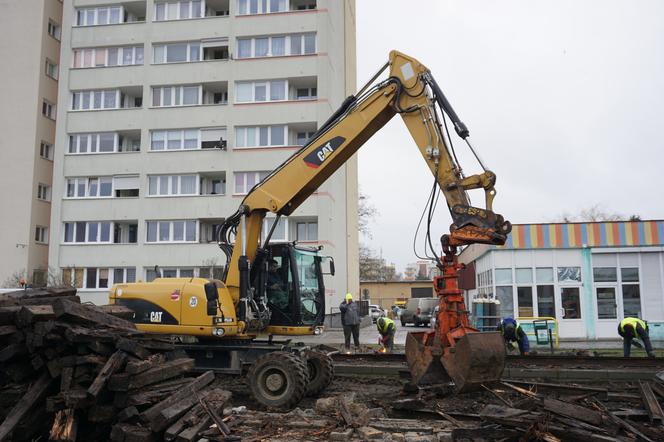 Remont torowiska na ul. Perłowej w Bydgoszczy. Prace nabierają tempa!