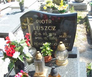 Grób Piotra Magika Łuszcza na cmentarzu przy ul. Leopolda w Katowicach-Bogucicach
