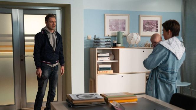 Na dobre i na złe odc. 960. Blanka (Pola Gonciarz), Nina (Rita Sobocińska), Mario (Marcin Korcz)