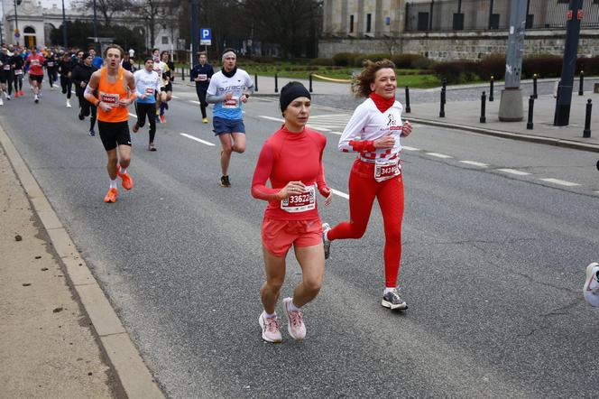 Bieg na Piątkę 2024, Warszawa - zdjęcia. Biegłeś? Szukaj się w galerii!