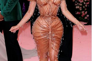 Kardashianka wycięła żebra by być jeszcze piękniejszą