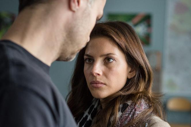 Strażacy 2 sezon odc. 1. Adam Wojnar (Maciej Zakościelny), Kamila (Weronika Rosati)