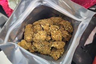 Auto ostrzelane na stacji benzynowej! Kierowca chronił wartościowy ładunek