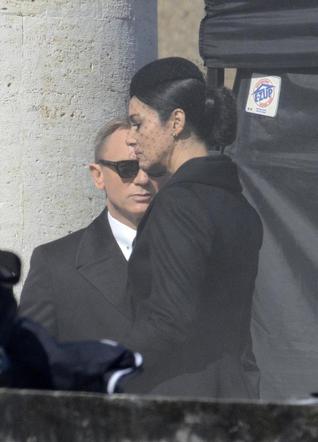 James Bond 2015: Daniel Craig i Monika Bellucci kręcą na planie Spectre! :) ZDJĘCIA