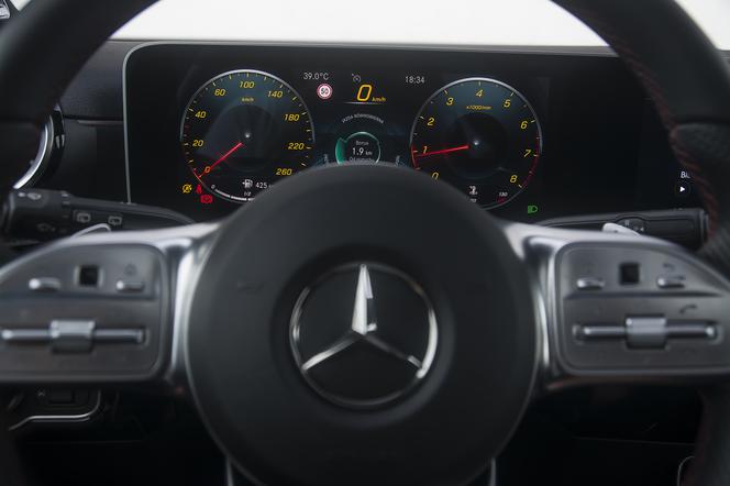 Mercedes-Benz A200 AMG Line