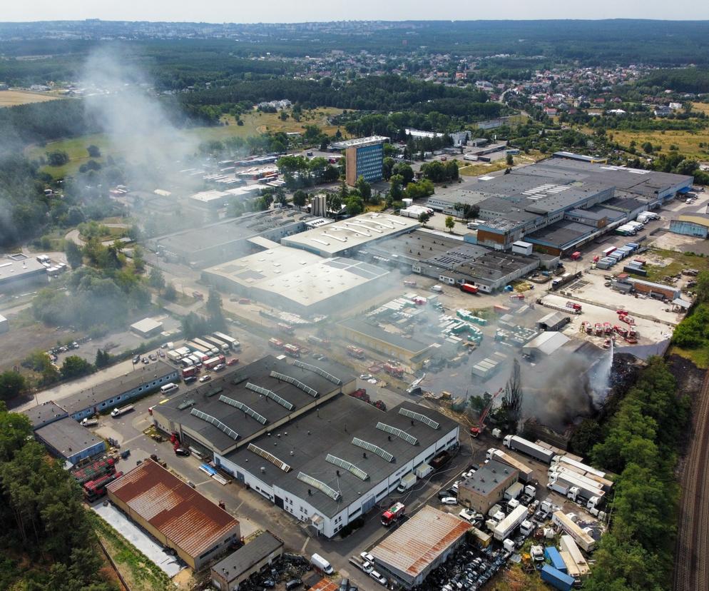 Oto jak wygląda hala po pożarze w Przylepie przy Zielonej Górze