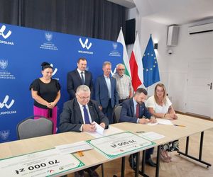 Umowy podpisane! 560 tysięcy złotych dla wsi w powiecie ostrzeszowskim