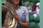 Wimbledon zdobyty, Rolex odkryty. Iga Świątek zachwyciła też błękitną kreacją!