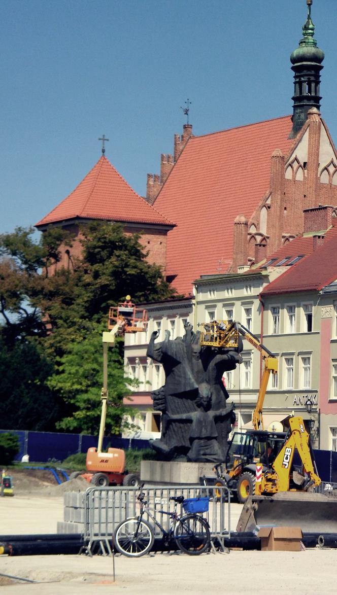 Remont Starego Rynku w Bydgoszczy. Zaglądamy na plac budowy [ZDJĘCIA]