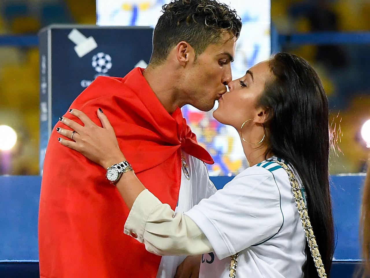 Cristiano Ronaldo i Georgina Rodriguez biorą ślub we Włoszech! Wybrali już kościół?