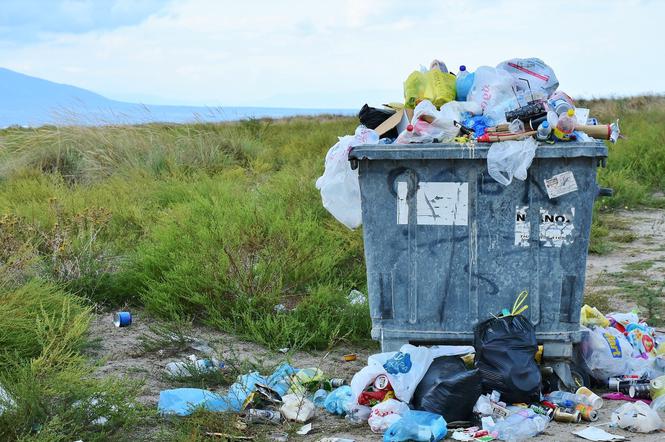 Opolanie śmiecą na potęgę. Jesteśmy na etapie segregacji, a świat na etapie zero waste...