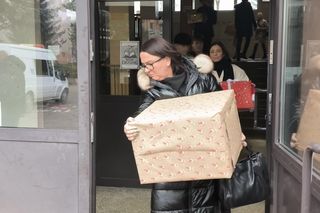 Paczki dla potrzebujących w II LO w Lesznie