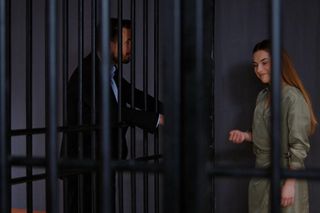 Miłość i nadzieja, odcinek 313: Niezły ubaw Sili i Kuzeya za kratami. Uśmieje się, że jej narzeczony został pobity! - ZDJĘCIA