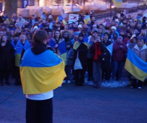 Manifestacja w trzecią rocznicę wybuchu wojny w Ukrainie