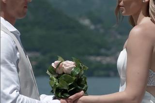 Pierwsza miłość. Kalina (Magdalena Wieczorek), Oskar (Filip Gurłacz)